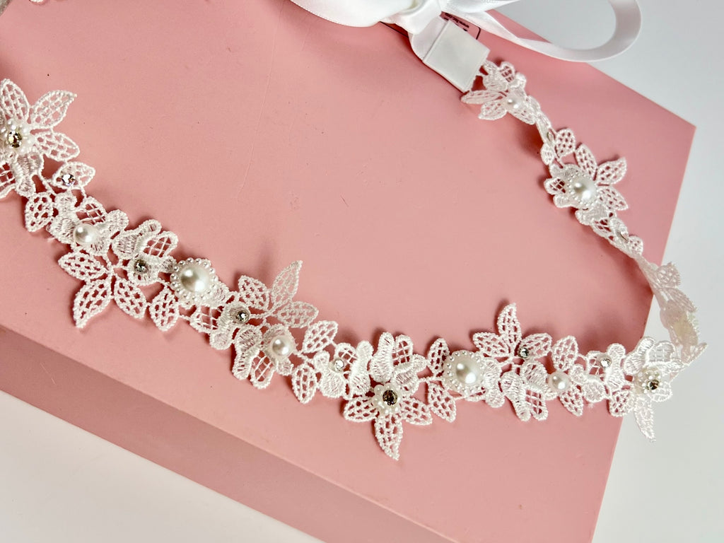 Koronkowy wianuszek komunijny z cyrkoniami Swarovski