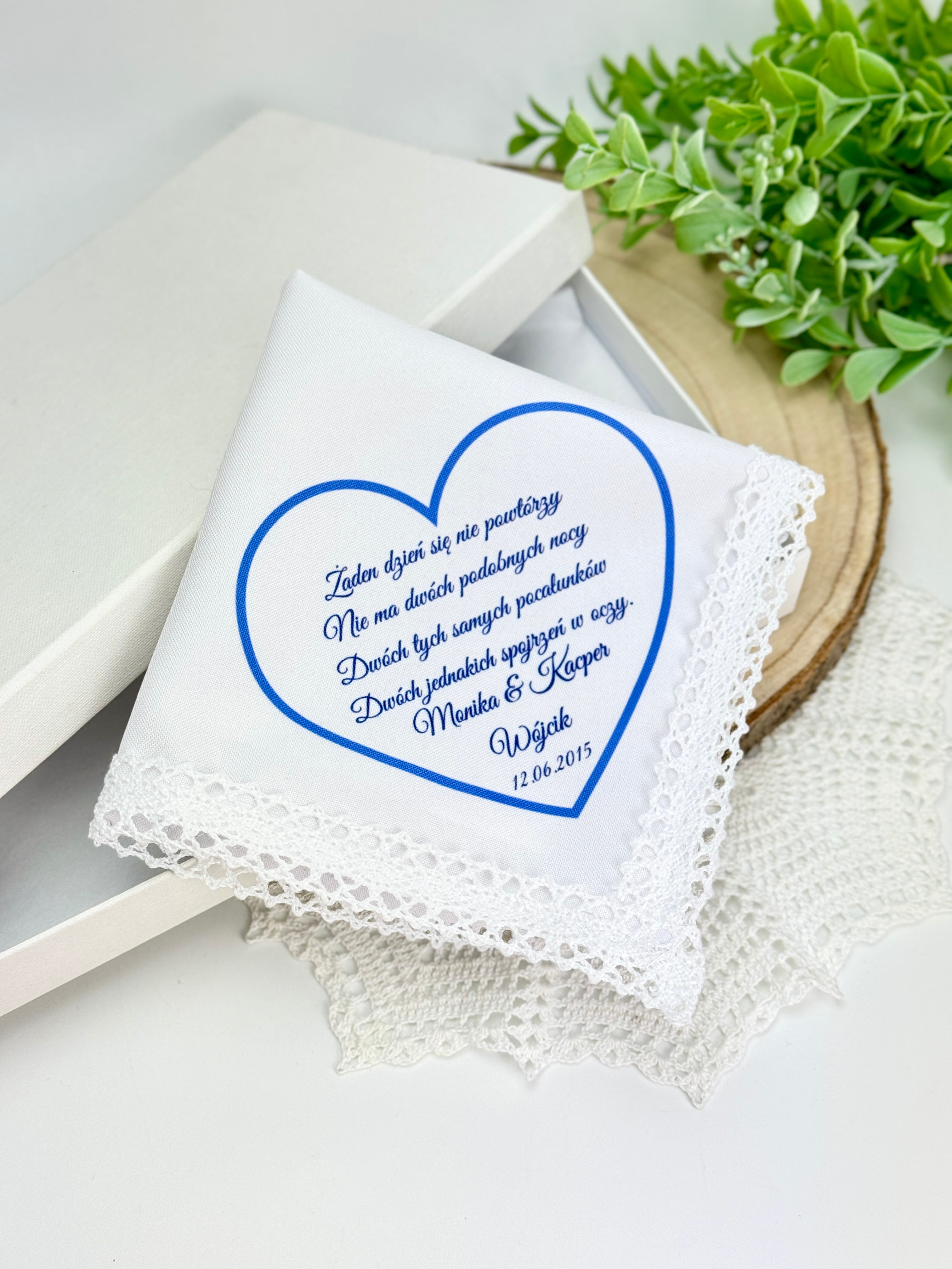 Chusteczka „Coś niebieskiego” – wyjątkowa pamiątka ślubna