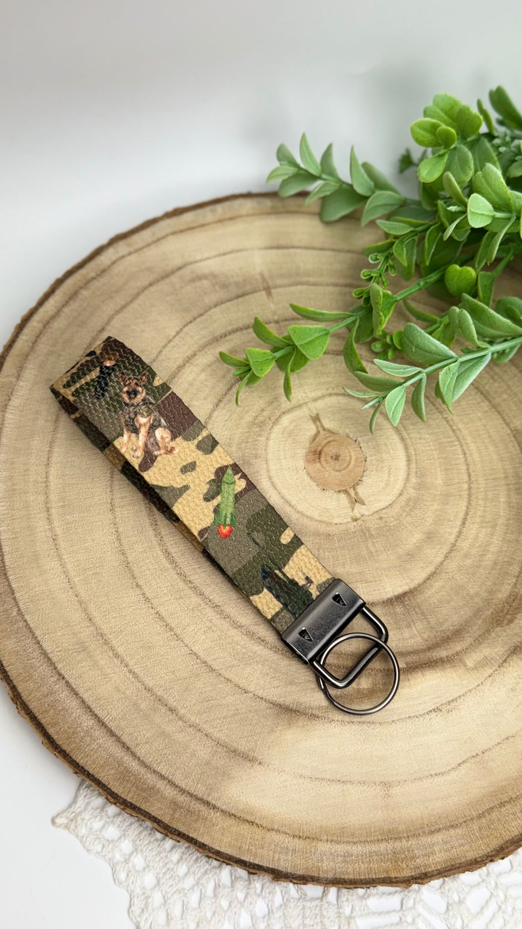 Wzór wojskowy. Breloczek do kluczy, torby lub bagażu.