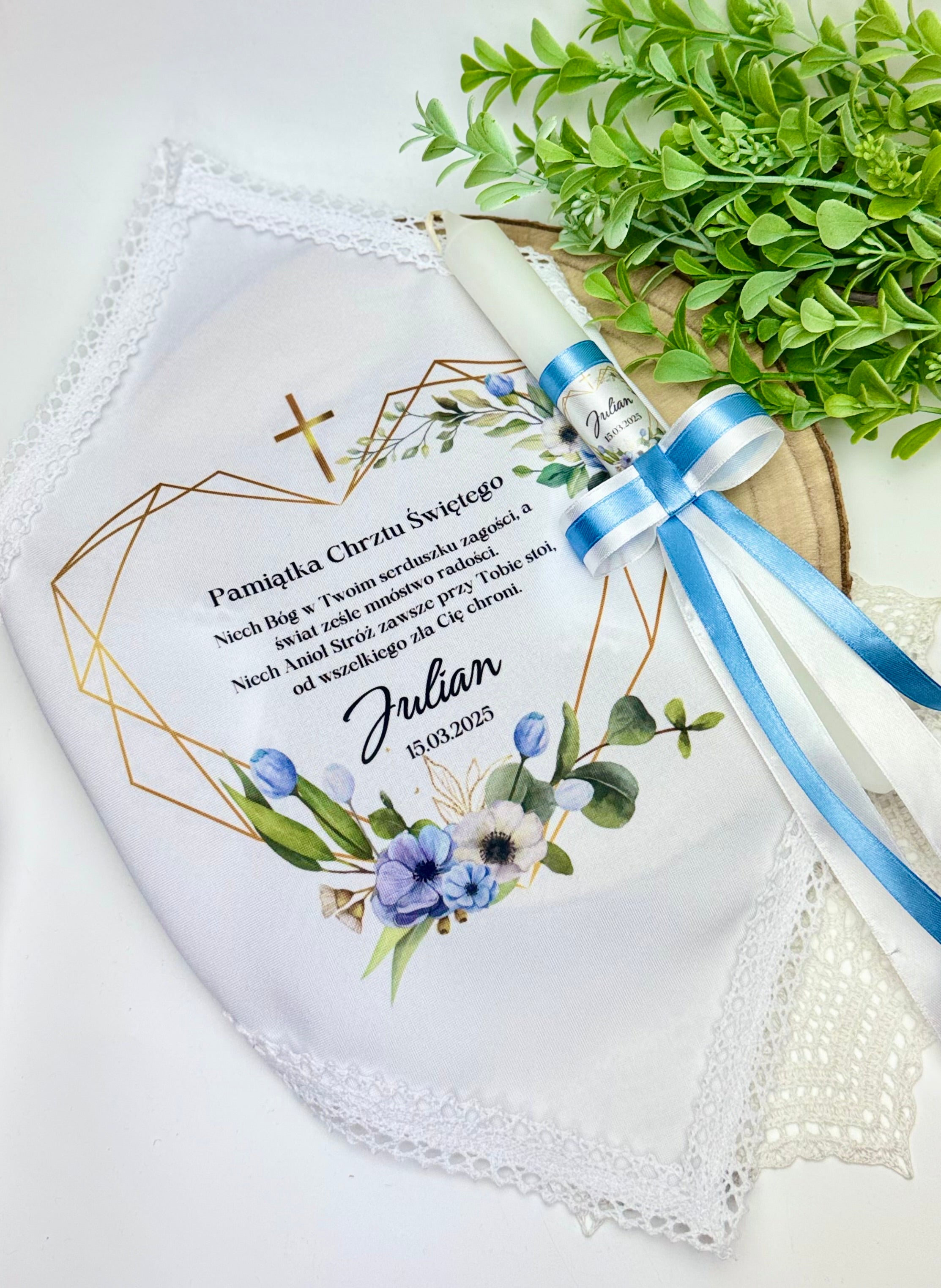 Zestaw Chrzcielny. Szatka do chrztu ze świecą