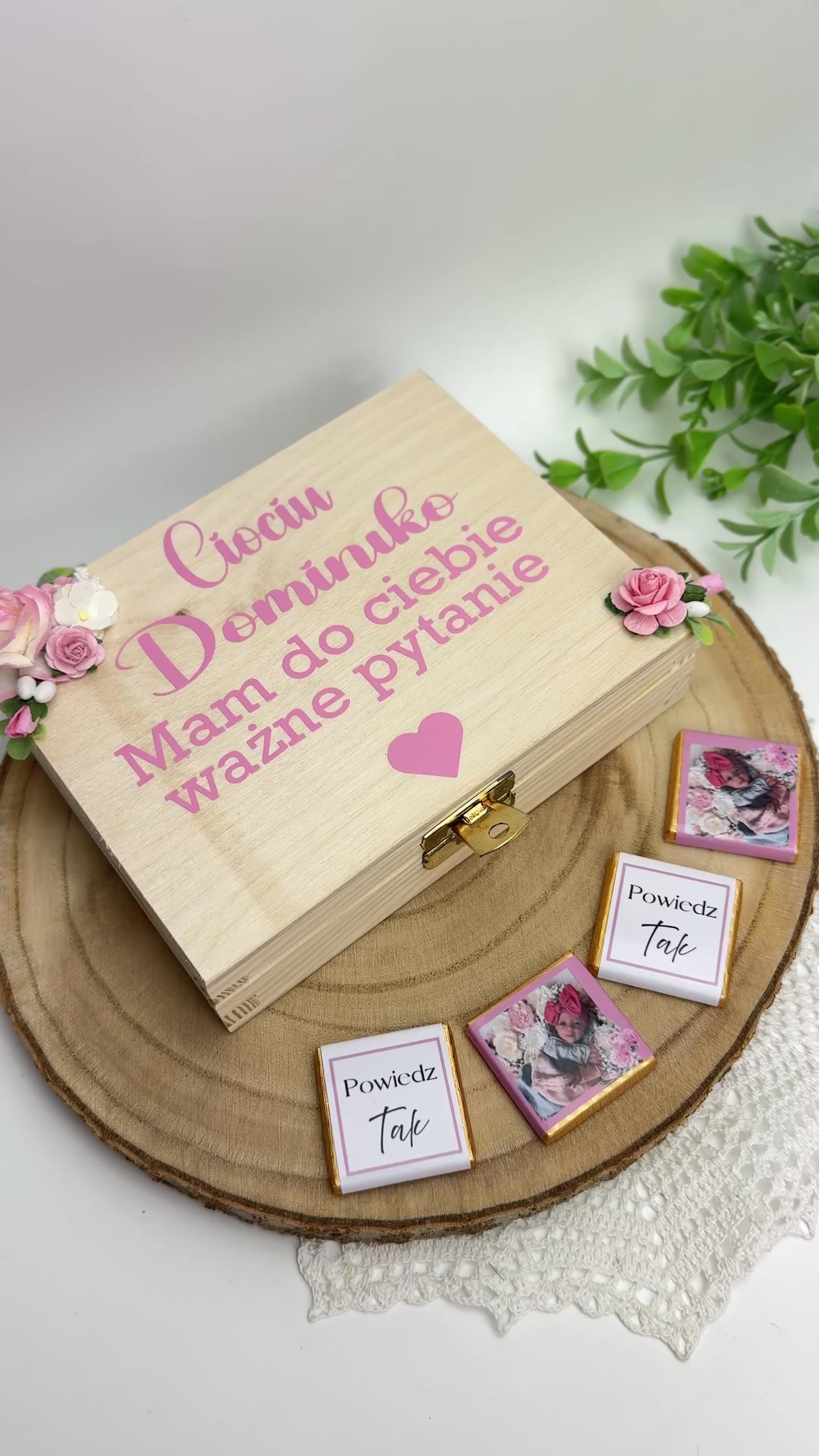 Pudełeczko z czekoladkami – wyjątkowe zapytanie o zostanie Chrzestnym / Chrzestną. Wzór 2